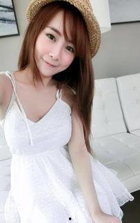 女主播把水到胸里,一场直播中的惊险瞬间